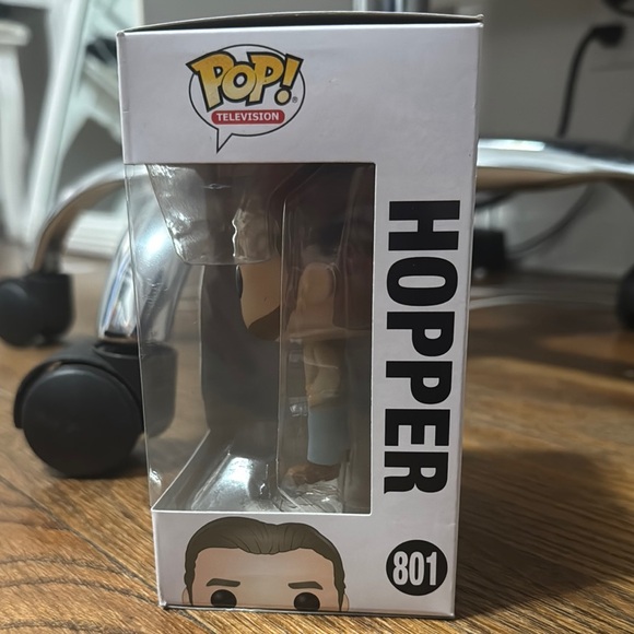Hopper Season 3 Funko Pop - Picture 4 of 4